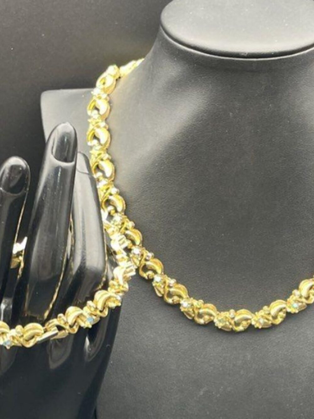 Vintage Trifari Gold Tone Necklace Bracelet Set Signed Scroll Link Demi Parure
